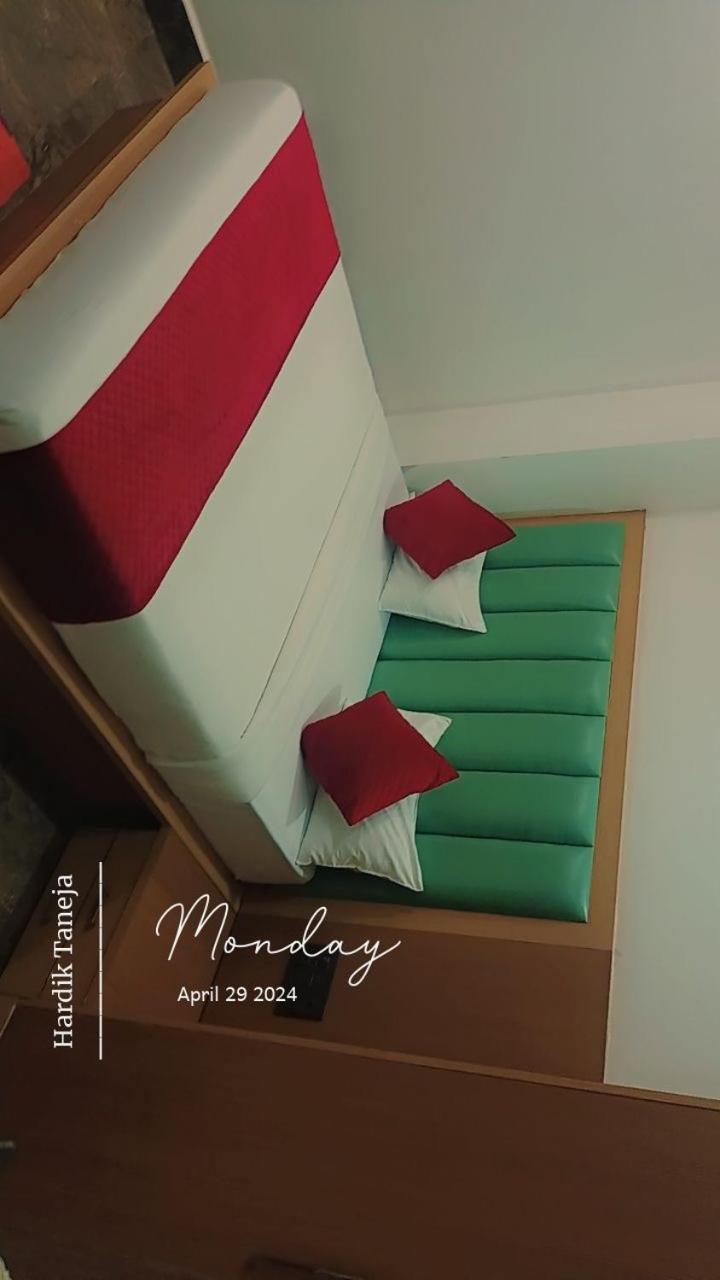 אגרה Hotel Whitehouse Ac Family Room מראה חיצוני תמונה
