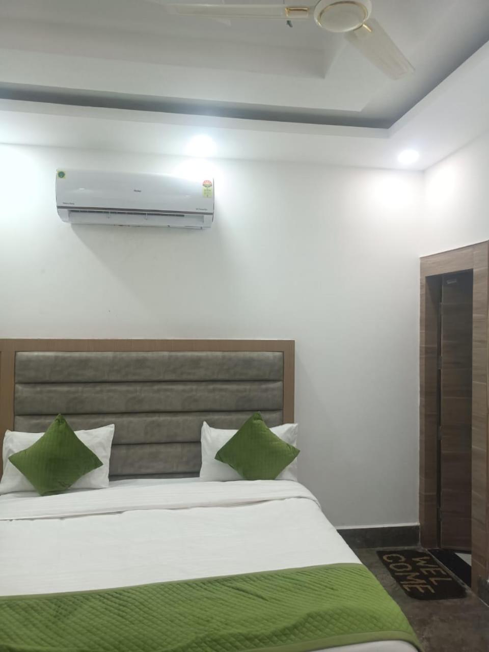 אגרה Hotel Whitehouse Ac Family Room מראה חיצוני תמונה