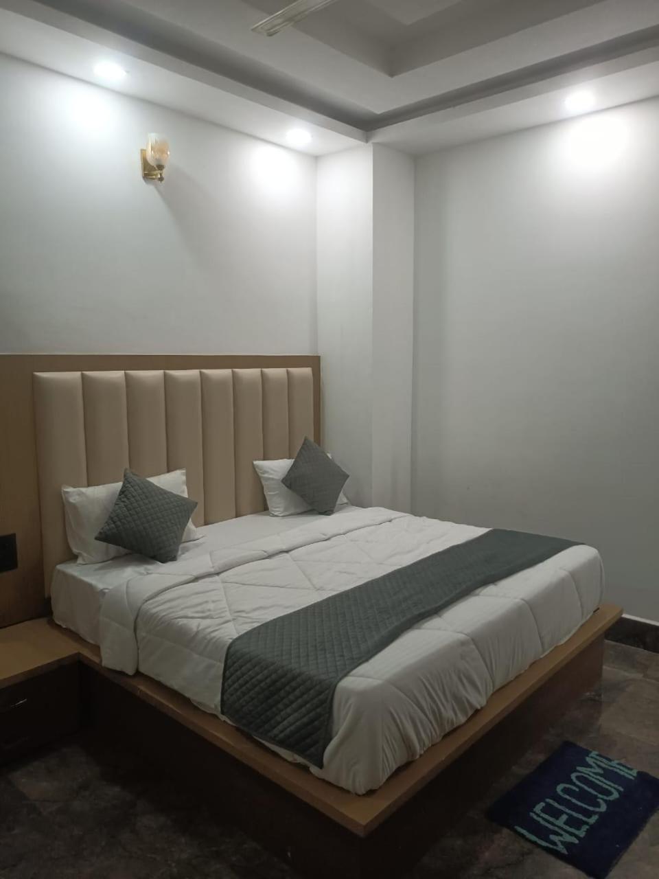 אגרה Hotel Whitehouse Ac Family Room מראה חיצוני תמונה