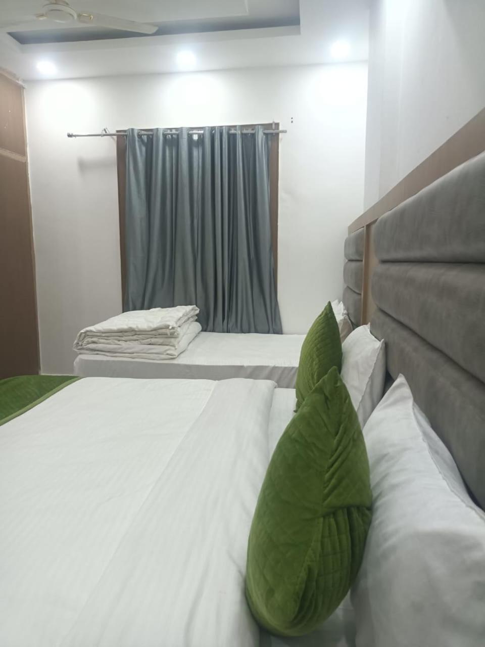 אגרה Hotel Whitehouse Ac Family Room מראה חיצוני תמונה